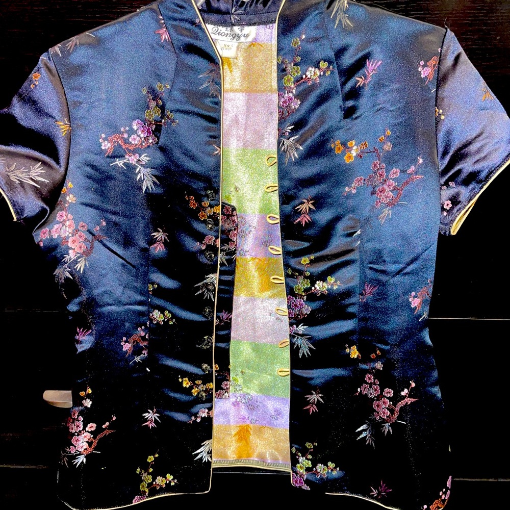 Diongyu Silk Button Up